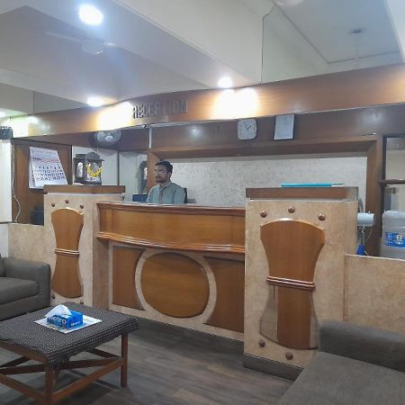 Hotel Mayur By Wb Inn Ulhasnagar Екстер'єр фото