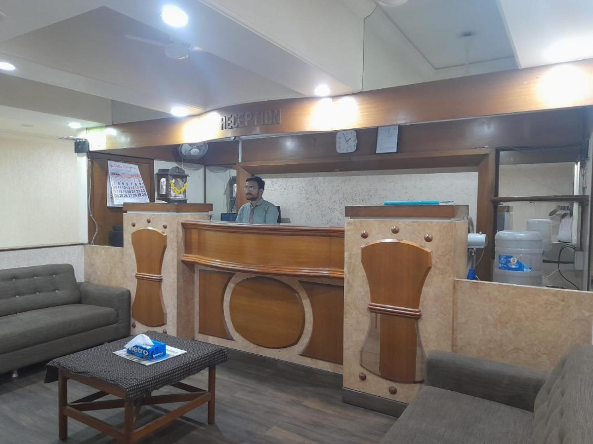 Hotel Mayur By Wb Inn Ulhasnagar Екстер'єр фото
