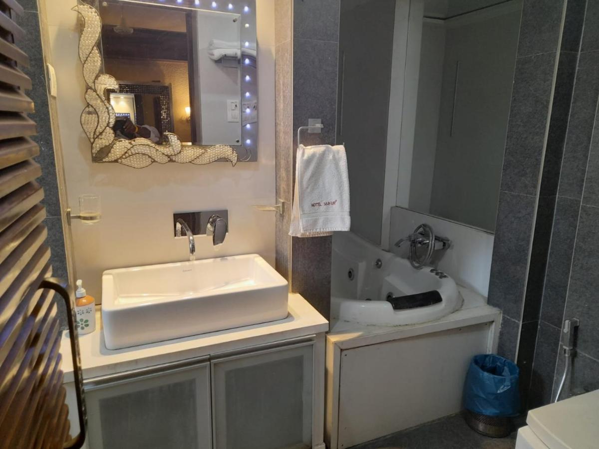 Hotel Mayur By Wb Inn Ulhasnagar Екстер'єр фото