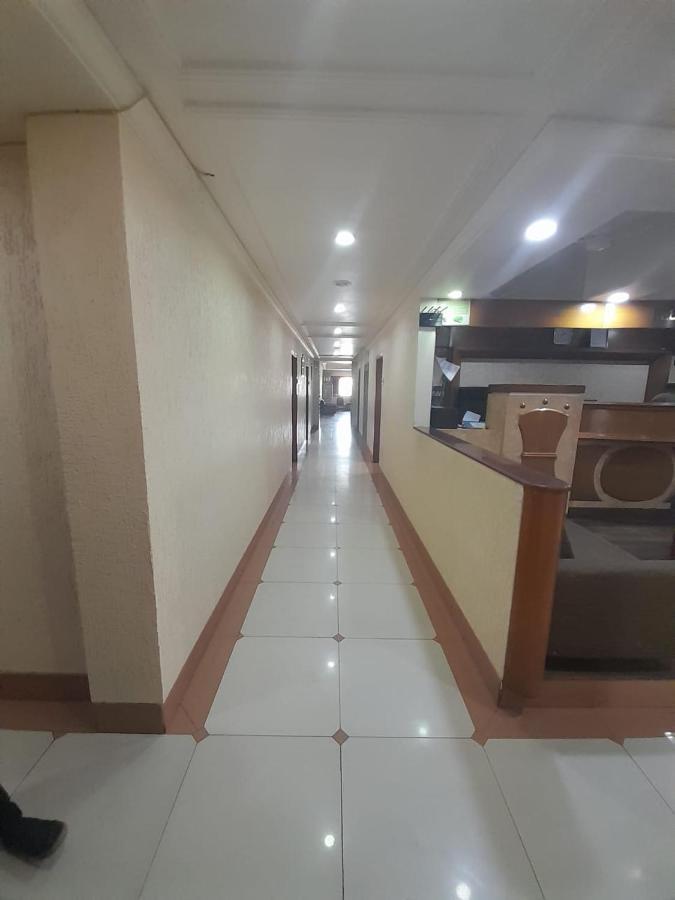 Hotel Mayur By Wb Inn Ulhasnagar Екстер'єр фото