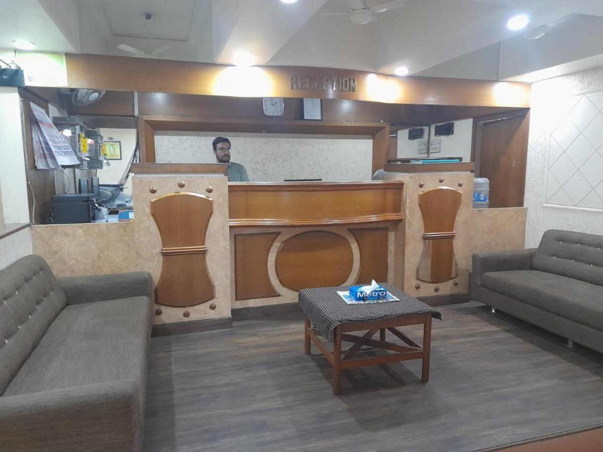 Hotel Mayur By Wb Inn Ulhasnagar Екстер'єр фото